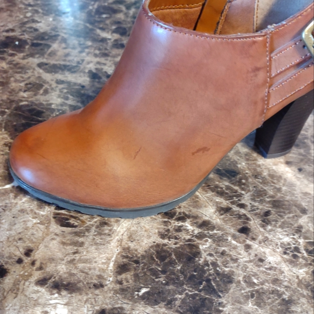White Mountain ankle booties - Picture 4 of 9